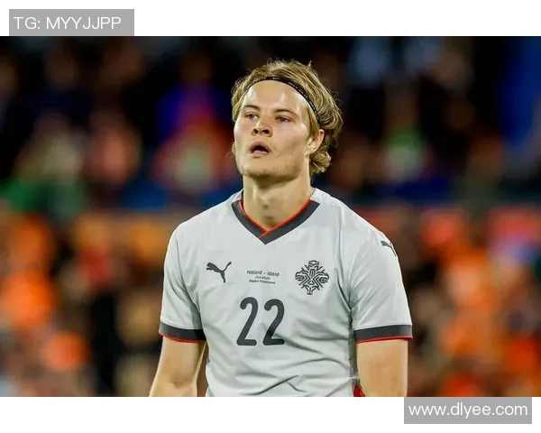 真正热爱足球的球星是谁他们如何在场内外展现对足球的深情与执着 真正热爱足球的球星是谁他们如何在场内外展现对足球的深情与执着