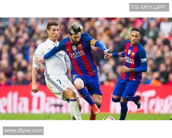 足球巨星与扑克牌的奇妙碰撞谁能在牌桌上超越梅西和C罗